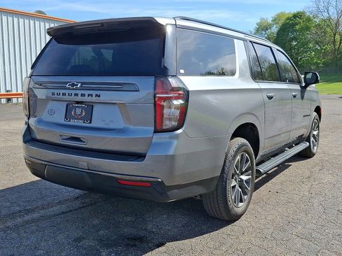 Used 2022 Chevrolet Suburban Z71 w/ Luxury Package AWD/4WD image 25