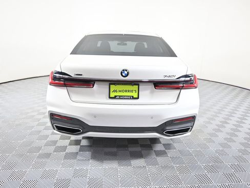 Used 2022 BMW 740i xDrive w/ M Sport Package AWD/4WD image 5