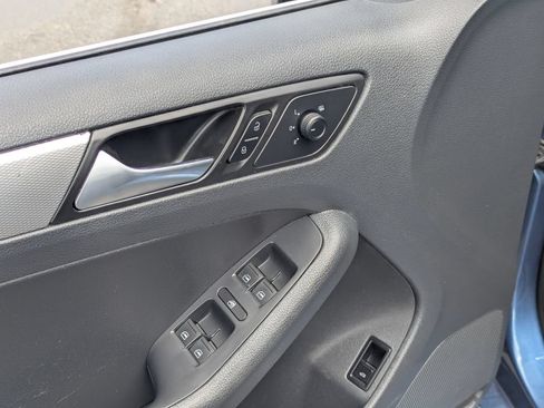 Used 2017 Volkswagen Jetta SE FWD image 27