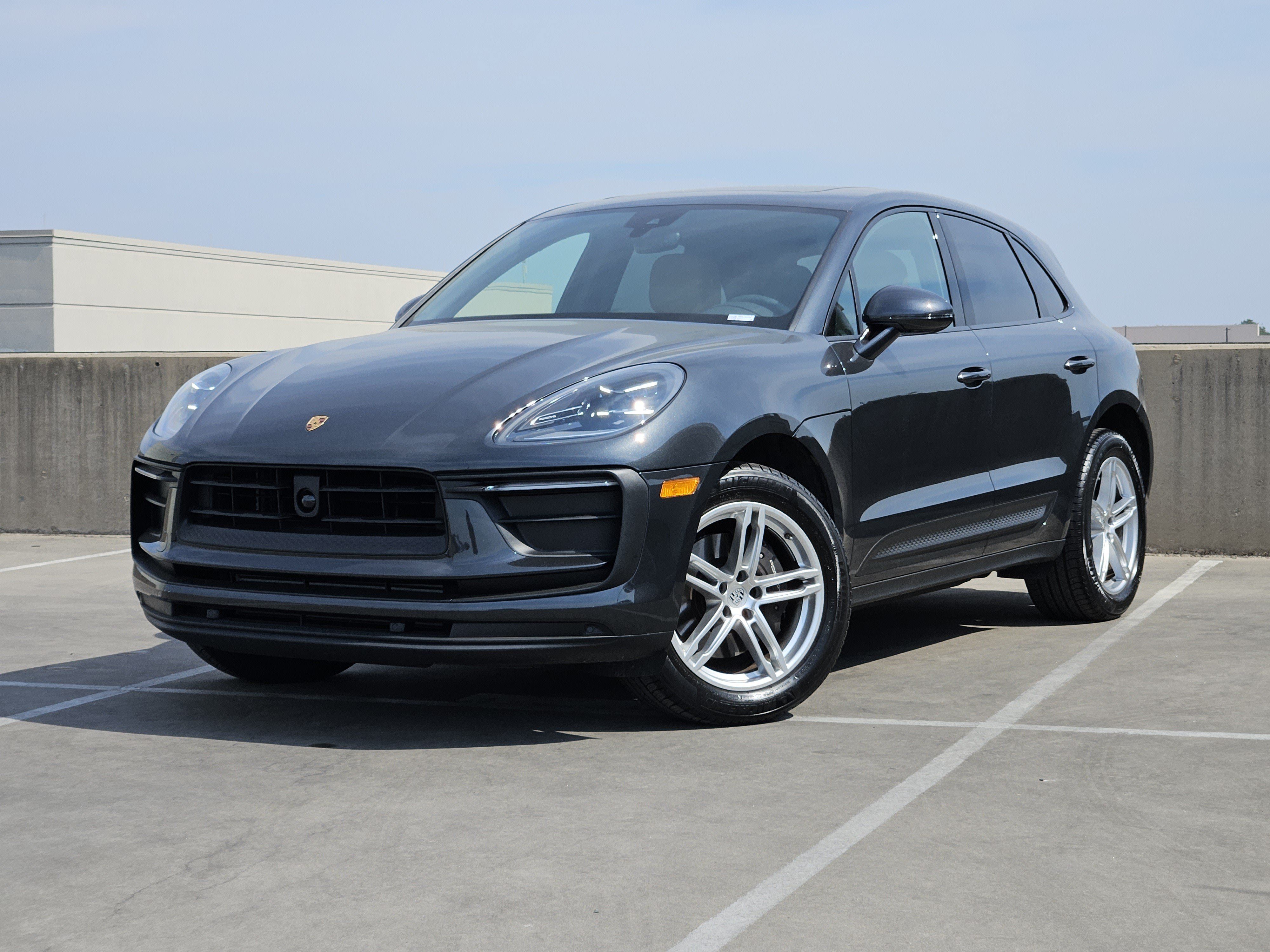 Certified 2026 Porsche Macan AWD/4WD image 1