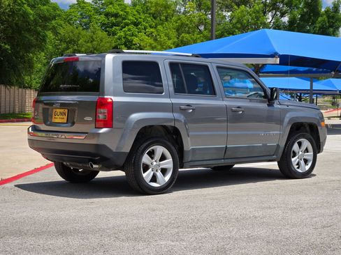 Used 2011 Jeep Patriot Latitude w/ Sun/Sound Group AWD/4WD image 3
