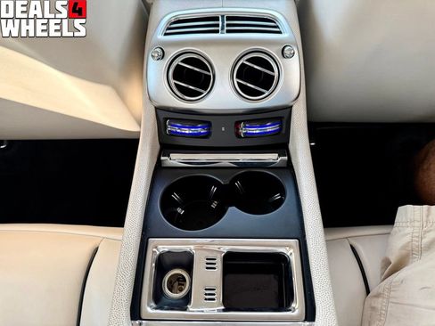 Used 2015 Rolls-Royce Wraith RWD image 44