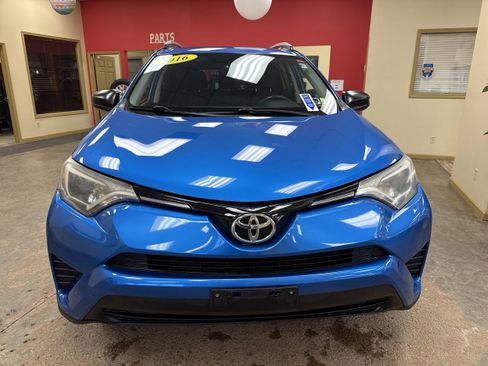 Used 2016 Toyota RAV4 LE image 2