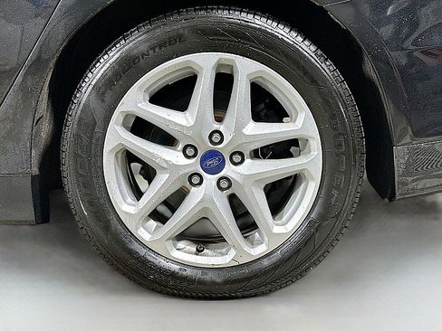 Used 2014 Ford Fusion SE image 29