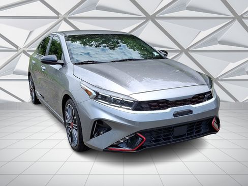 Used 2023 Kia Forte GT FWD image 2