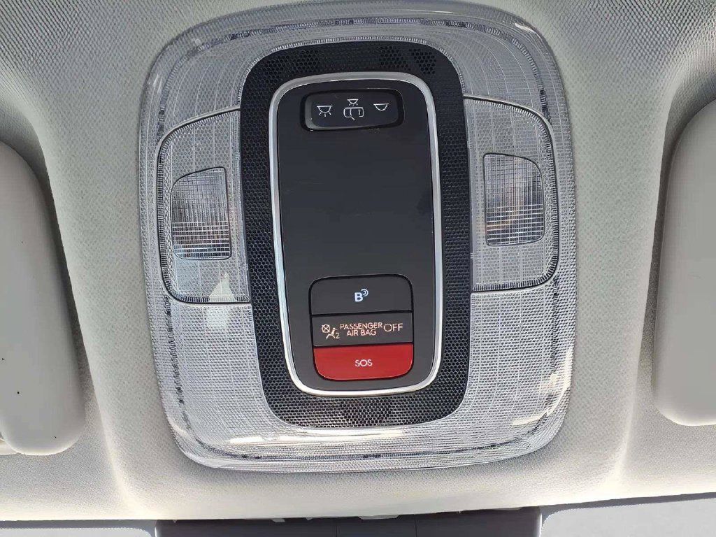 Used 2025 Hyundai Kona SEL FWD image 18