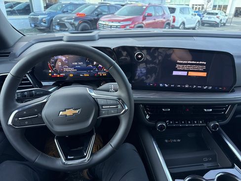 Used 2025 Chevrolet Suburban Premier w/ Sun And Tow Package image 19