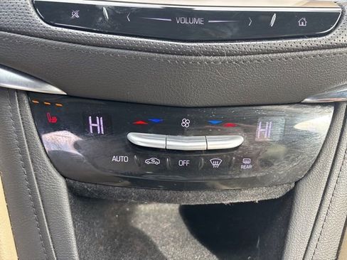 Used 2017 Cadillac XT5 FWD image 35