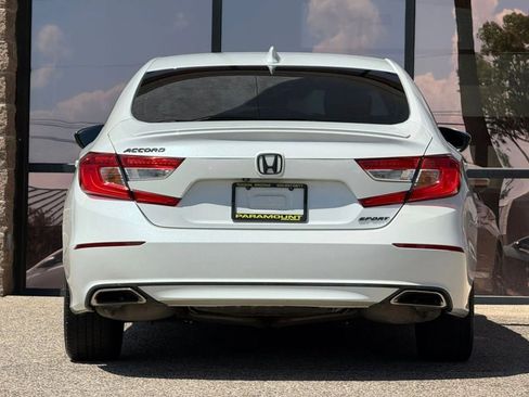 Used 2018 Honda Accord Sport image 12