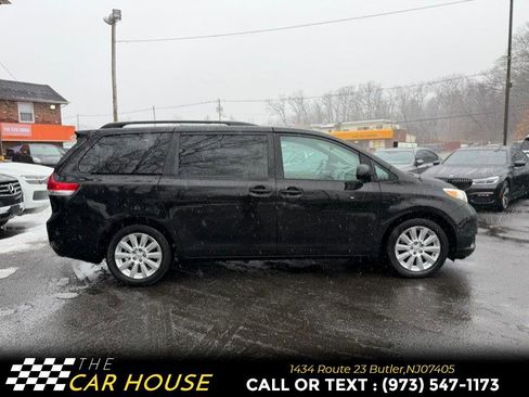 Used 2013 Toyota Sienna XLE image 13
