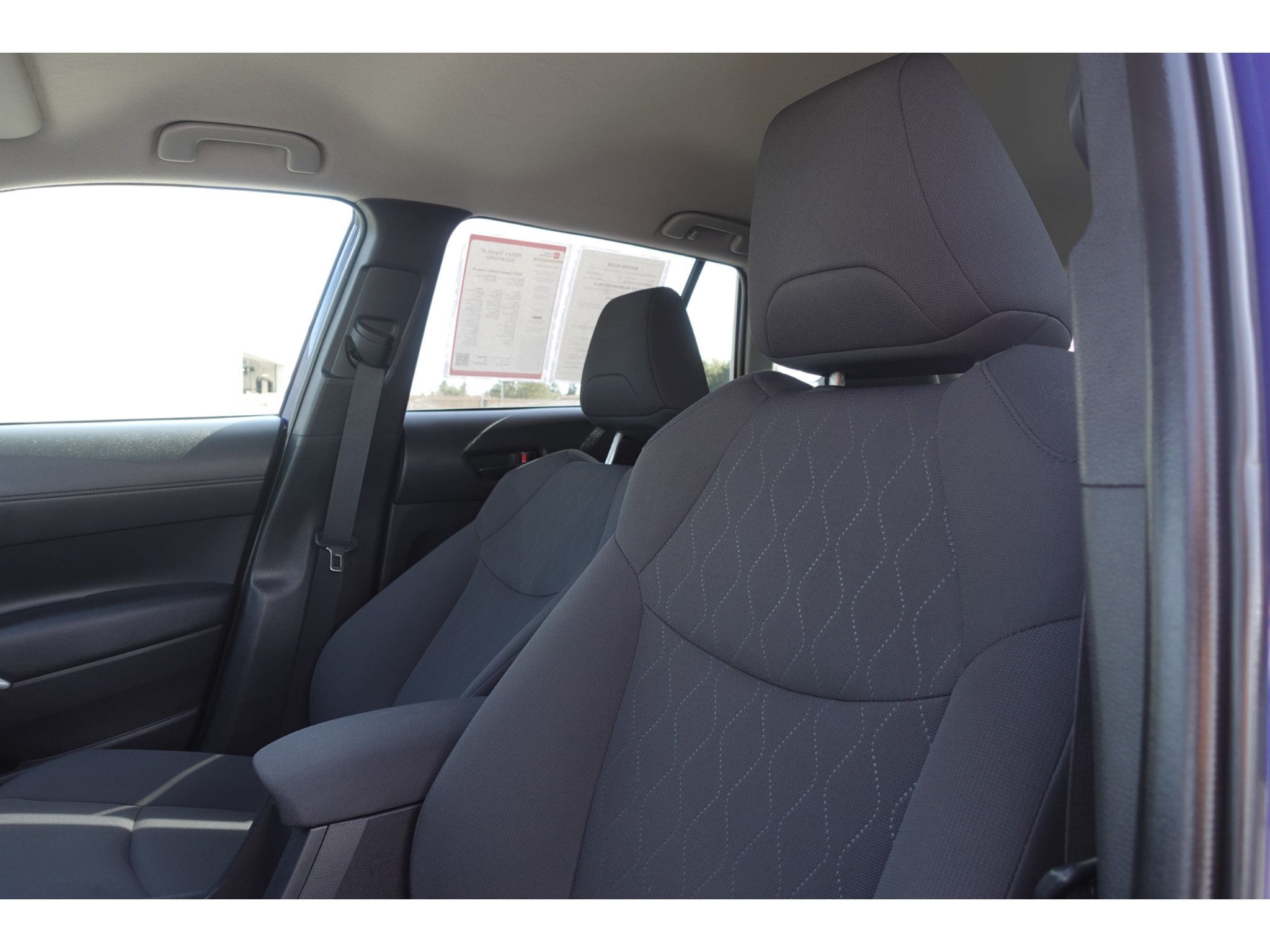 Used 2022 Toyota Corolla Cross LE AWD/4WD image 10