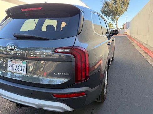 Used 2020 Kia Telluride LX image 8