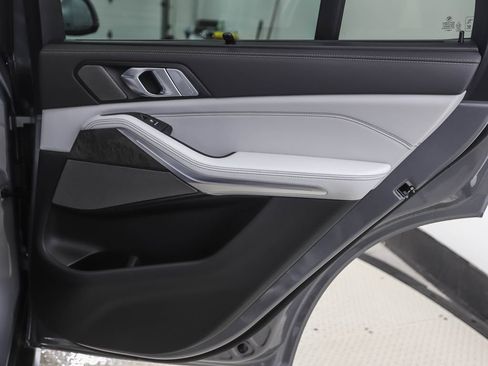 New 2026 BMW X5 xDrive40i w/ Executive Package image 24