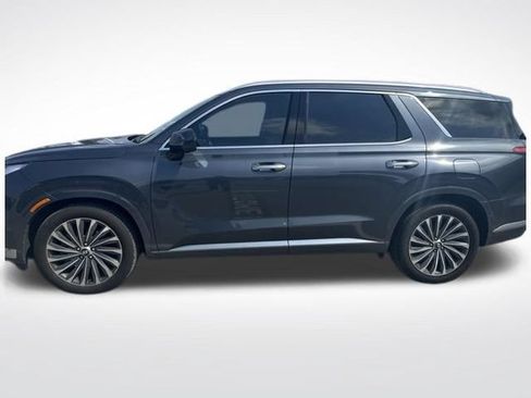 Used 2024 Hyundai Palisade Calligraphy FWD image 2