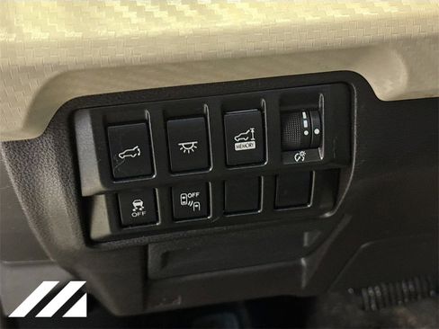 Used 2020 Subaru Ascent Premium w/ Convenience Package image 10