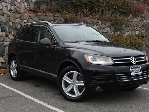 Used 2014 Volkswagen Touareg Hybrid image 4
