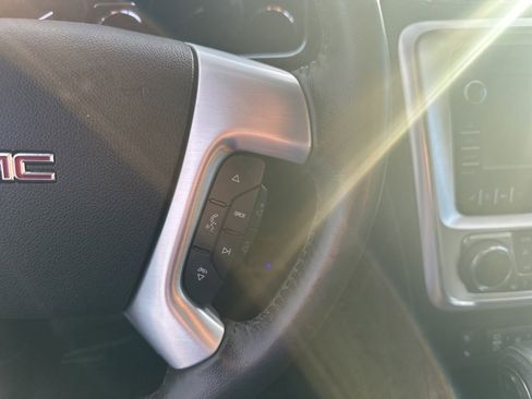 Used 2015 GMC Acadia SLT image 10