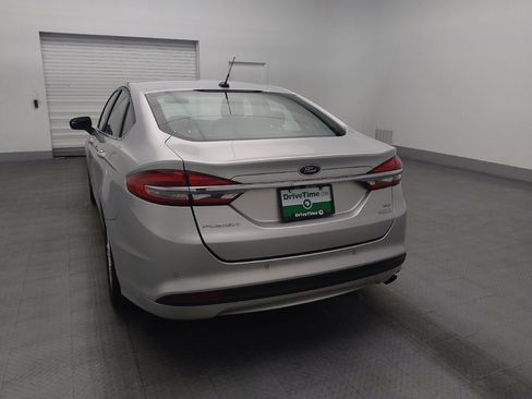 Used 2018 Ford Fusion SE w/ Fusion SE Technology Package FWD image 6