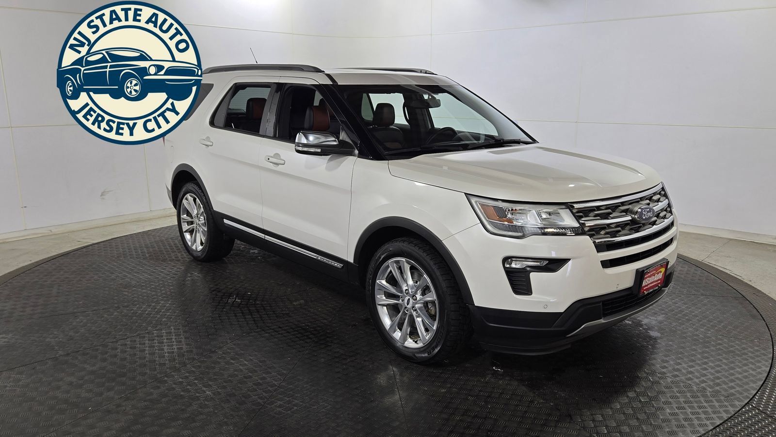 Used 2019 Ford Explorer XLT w/ Equipment Group 202A AWD/4WD image 15