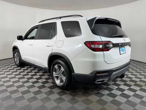 New 2026 Honda Pilot EX-L image 2