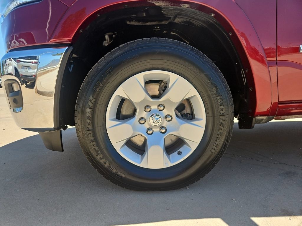 Used 2025 RAM 1500 Big Horn AWD/4WD image 6