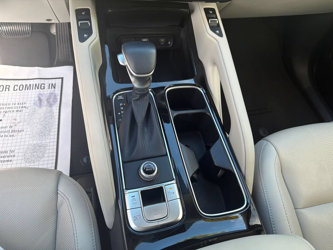 Used 2023 Kia Telluride EX w/ EX Captain's Chair Package FWD image 18