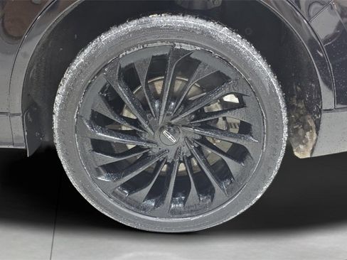 Used 2023 Lincoln Aviator Reserve w/ Equipment Group 201A image 11