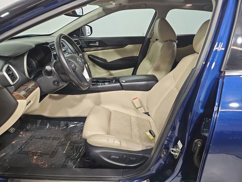 Used 2017 Nissan Maxima Platinum image 10