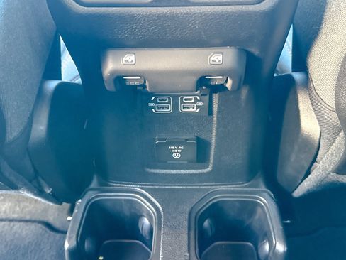 Used 2024 Jeep Wrangler Unlimited Rubicon image 22