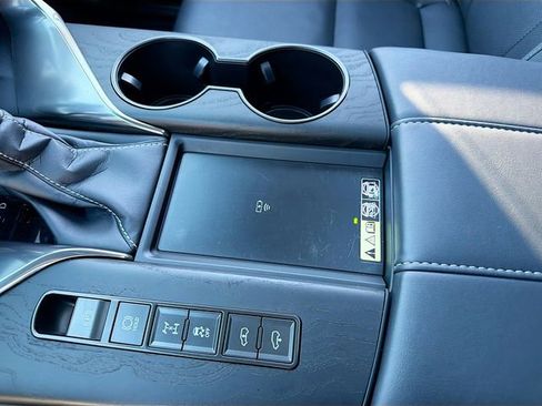 Used 2023 Lexus LX 600 4WD w/ Luxury Package image 33