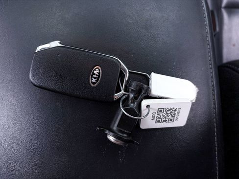 Used 2020 Kia Telluride LX AWD/4WD image 25