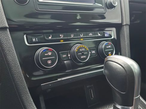 Used 2015 Volkswagen Golf TDI SEL w/ Lighting Package (SEL) image 25