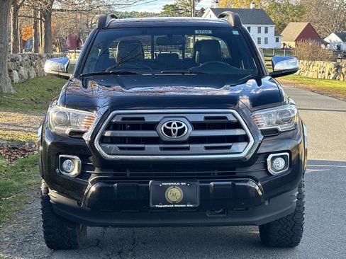 Used 2016 Toyota Tacoma Limited image 17