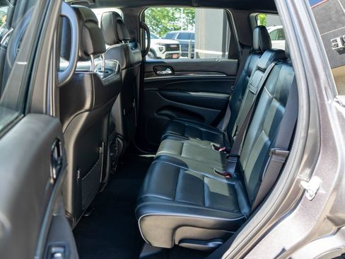Used 2020 Jeep Grand Cherokee Overland AWD/4WD image 13