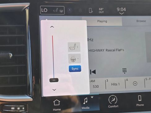 Used 2024 Chrysler Pacifica Touring-L FWD image 26