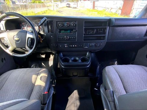 Used 2019 Chevrolet Express 3500 LT w/ LT Preferred Equipment Group image 16