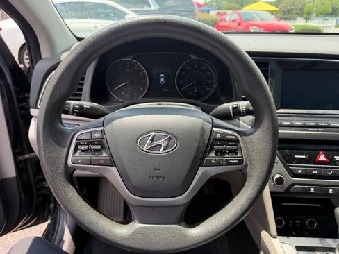 Used 2018 Hyundai Elantra SEL FWD image 12