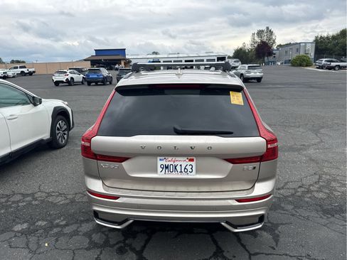 Used 2024 Volvo XC60 B5 Core image 6