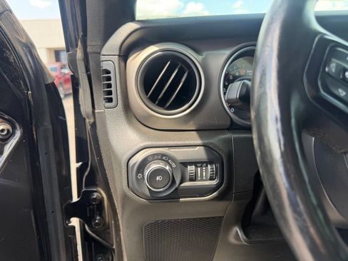 Used 2018 Jeep Wrangler Unlimited Sport S AWD/4WD image 29
