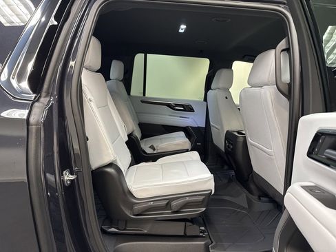 New 2026 Chevrolet Suburban Premier image 15