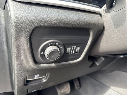 Used 2023 Jeep Grand Cherokee L Laredo AWD/4WD image 14