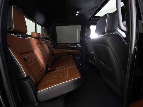 Used 2024 GMC Sierra 3500 Denali Ultimate image 13