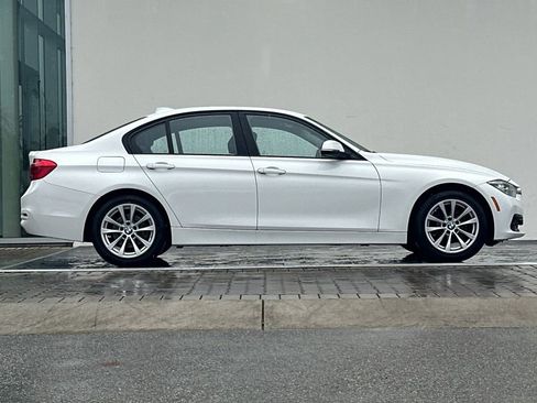 Used 2017 BMW 320i Sedan image 2