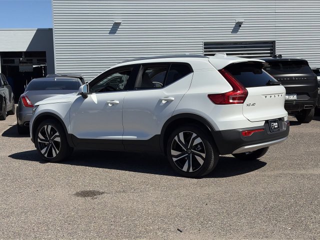 Used 2024 Volvo XC40 B5 Plus w/ Protection Package Premier AWD/4WD image 8