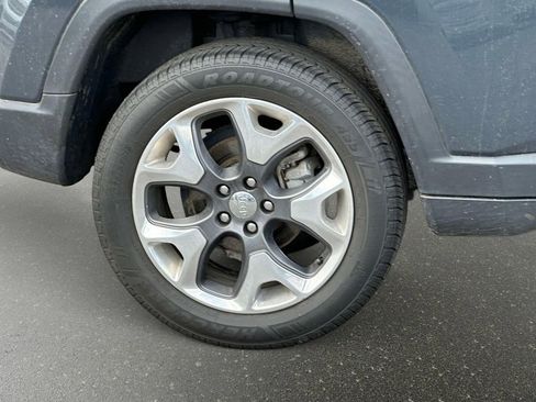 Used 2018 Jeep Compass Limited AWD/4WD image 7