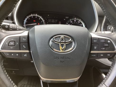 Used 2021 Toyota Highlander XSE AWD/4WD image 18