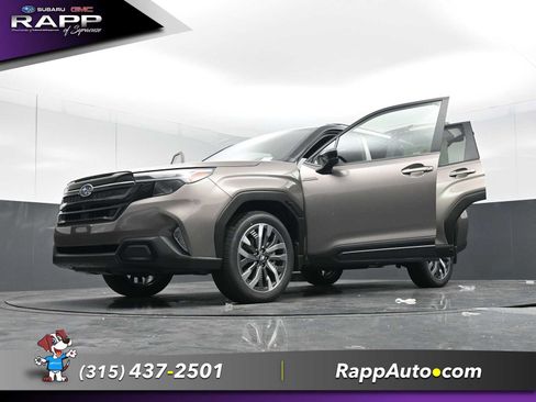 Used 2025 Subaru Forester Touring AWD/4WD image 40