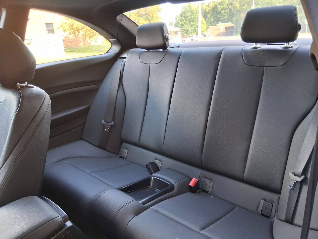 Used 2019 BMW 230i Coupe w/ Convenience Package RWD image 11