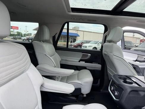 Used 2025 Ford Expedition Max Platinum w/ Platinum Ultimate Package AWD/4WD image 42