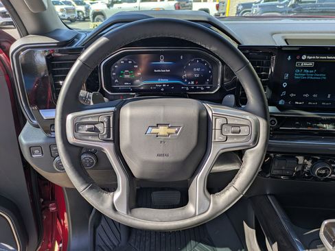 Certified 2025 Chevrolet Silverado 1500 LTZ AWD/4WD image 16
